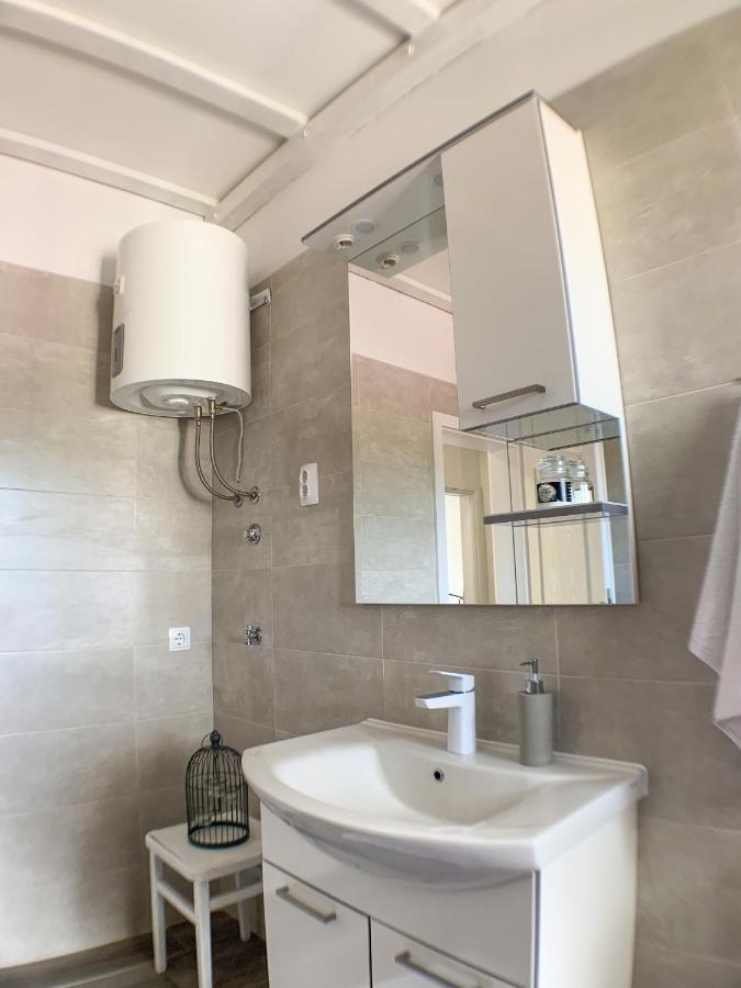 Apartmani Carnizza Ražanac المظهر الخارجي الصورة